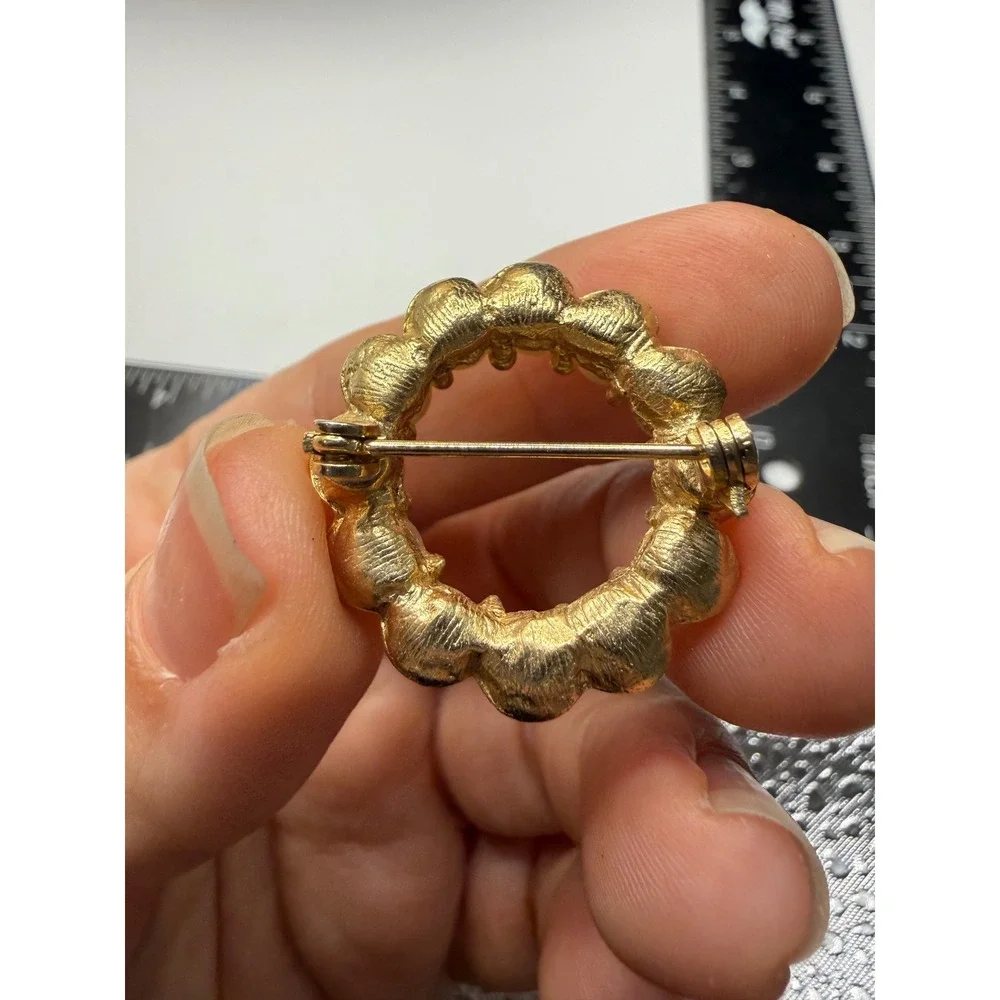 Vintage Gold Tone Faux Pearl Circle Wreath Brooch Pin 1 Inch Classic Jewelry‎